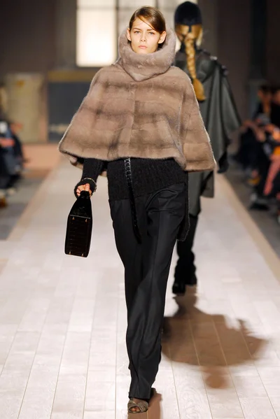 Look 12
